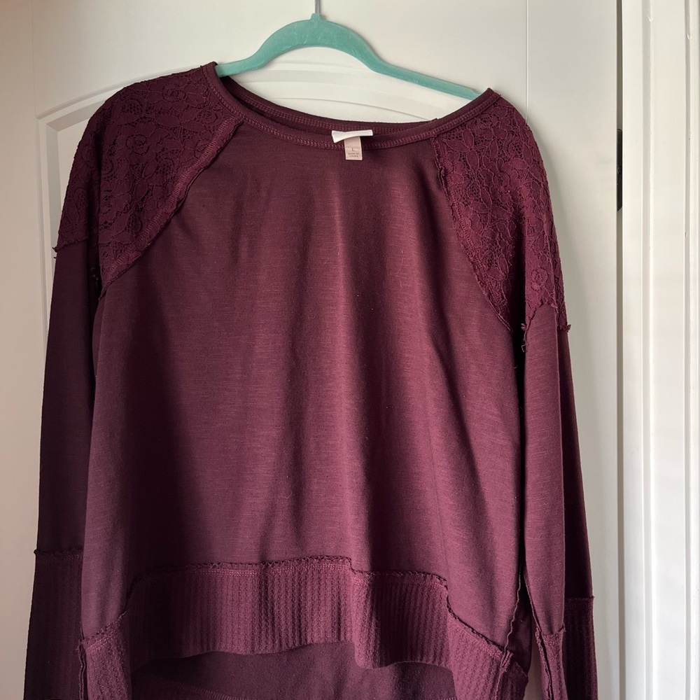 🎆 4 For $25 🎆 Knox Rose Lace Sleeved Long Sleeve Shirt